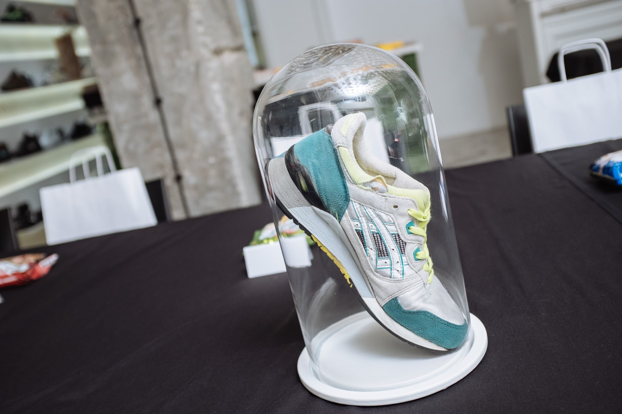 But Asics zaprezentowany pod kloszem