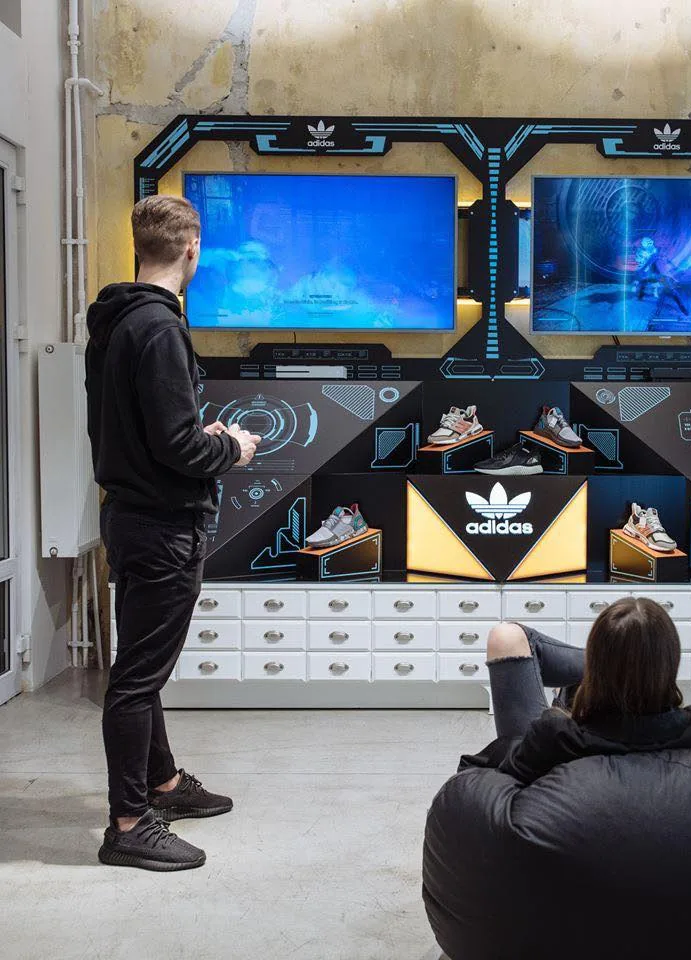 adidas × Xbox w WS2 — doświadczenie / gracze w sklepie